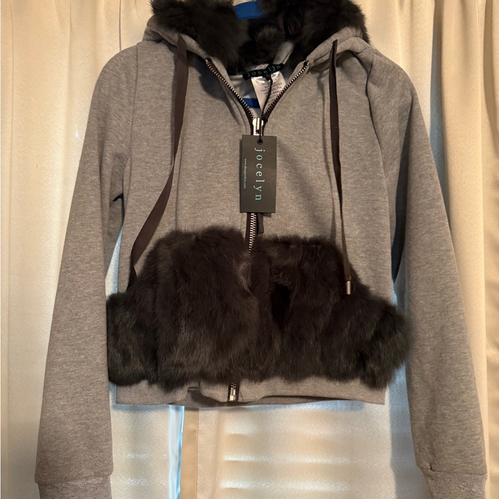 Unique NWT Jocelyn Gray Fur-Trimmed zip up Hoodie